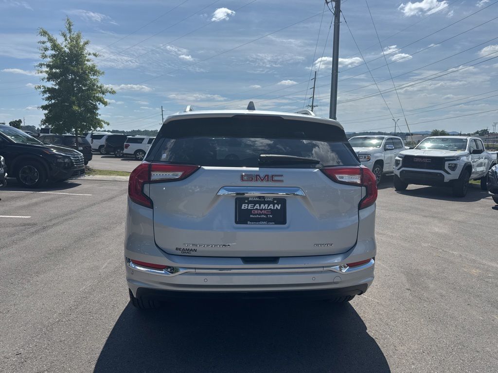 Used 2022 Silver GMC Denali image 6