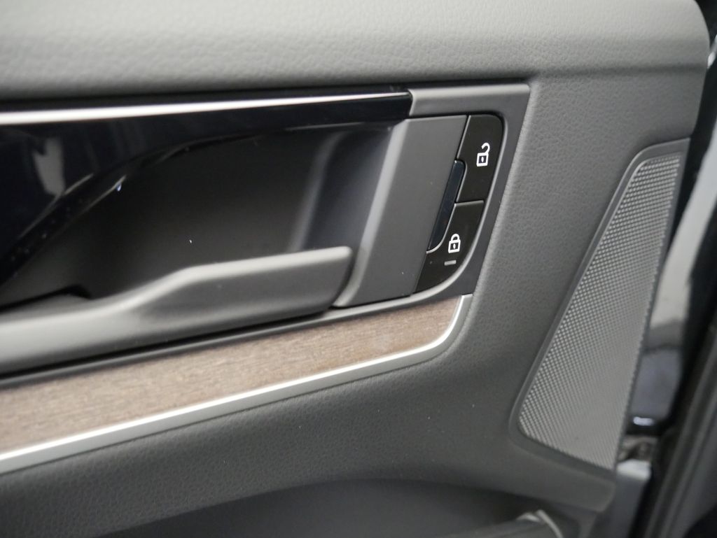 Thumbnail: 2026 Porsche Cayenne - 21