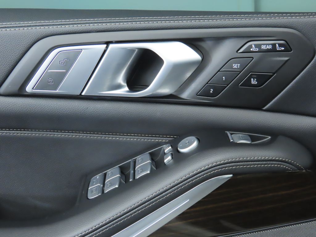Thumbnail: 2020 BMW X7 - 24