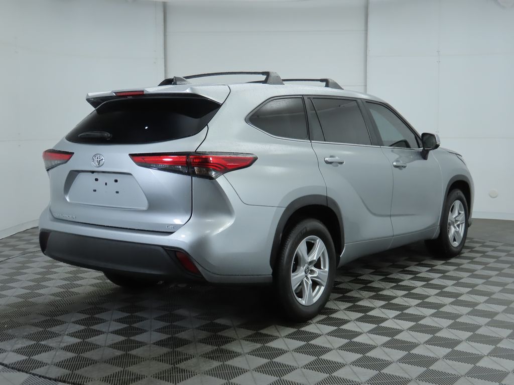 2023 Toyota Highlander LE 6