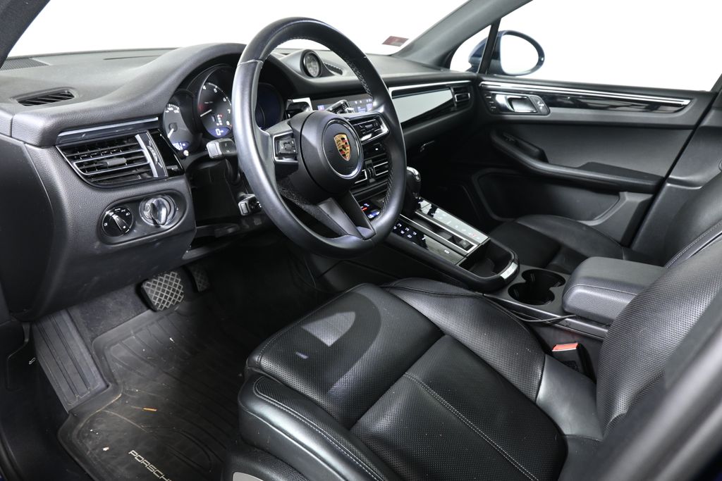 Thumbnail: 2022 Porsche Macan - 4