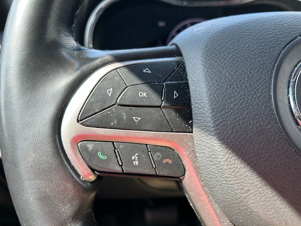 Thumbnail: 2021 Jeep Grand Cherokee - 21