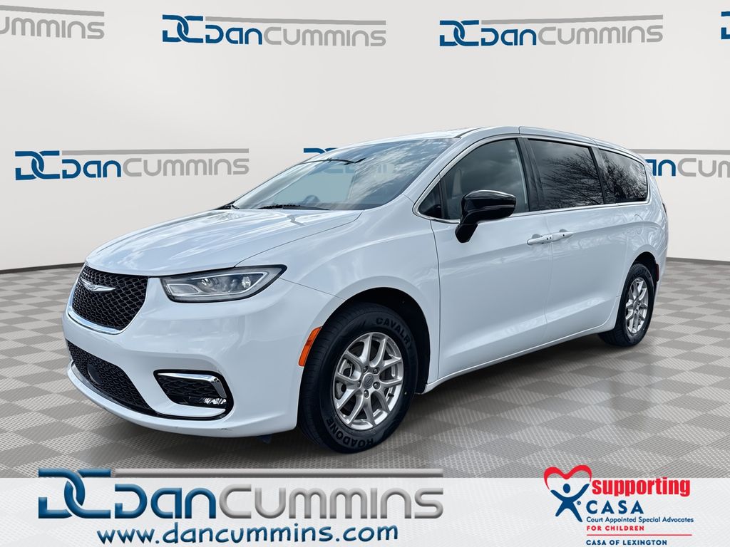 2025 Chrysler Pacifica Select FWD