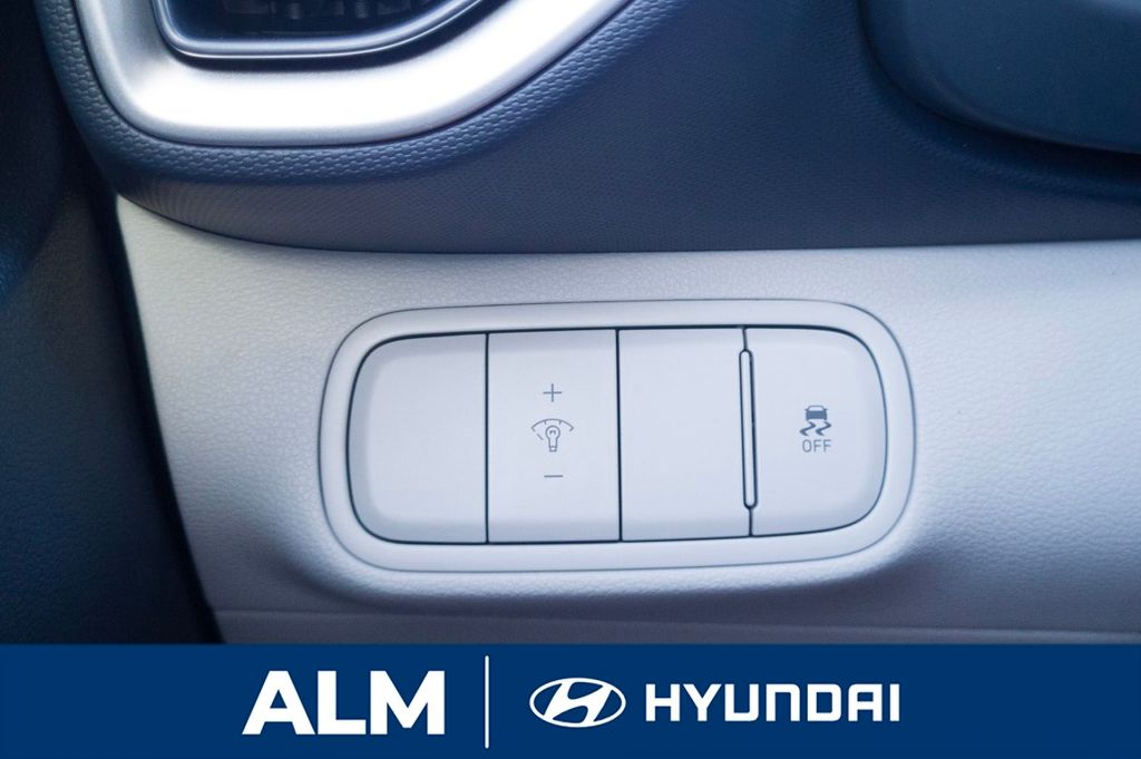 New 2026 White Hyundai SEL image 31