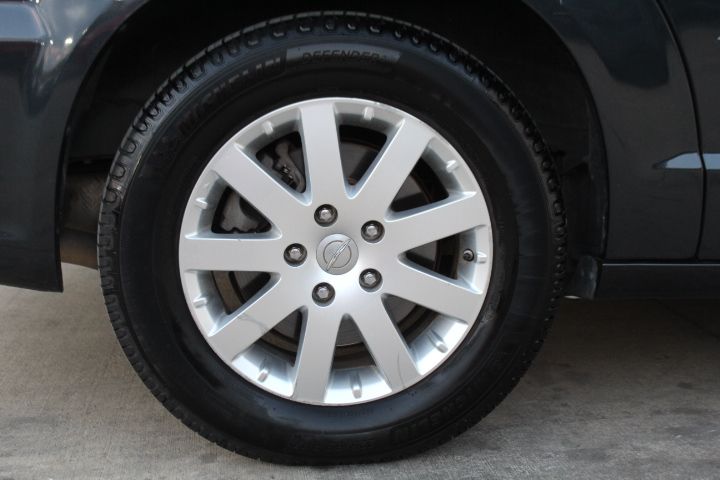 Used Car 2013 Chrysler Town & Country  Sports Van Touring Front Wheel Drive For Sale Under $10,000 In Georgetown, Texas