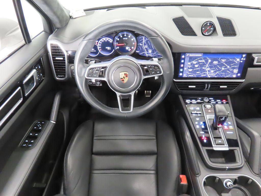 Thumbnail: 2022 Porsche Cayenne - 16