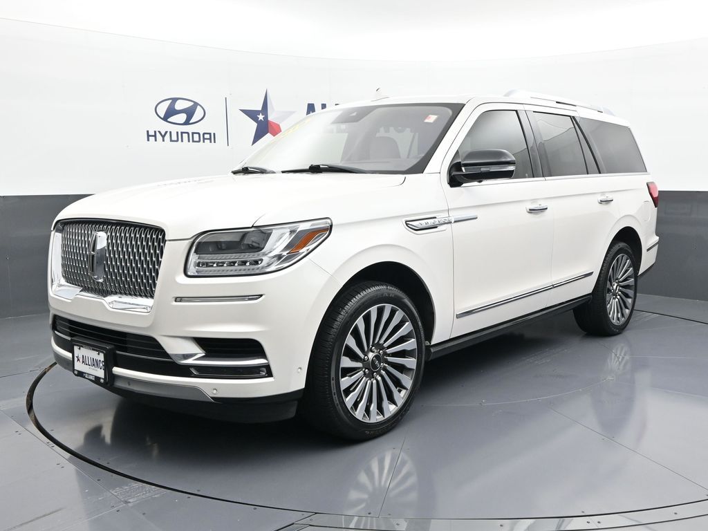 White Platinum Clearcoat Metallic 2019 Lincoln Navigator SUV / Crossover Four-Wheel Drive Automatic