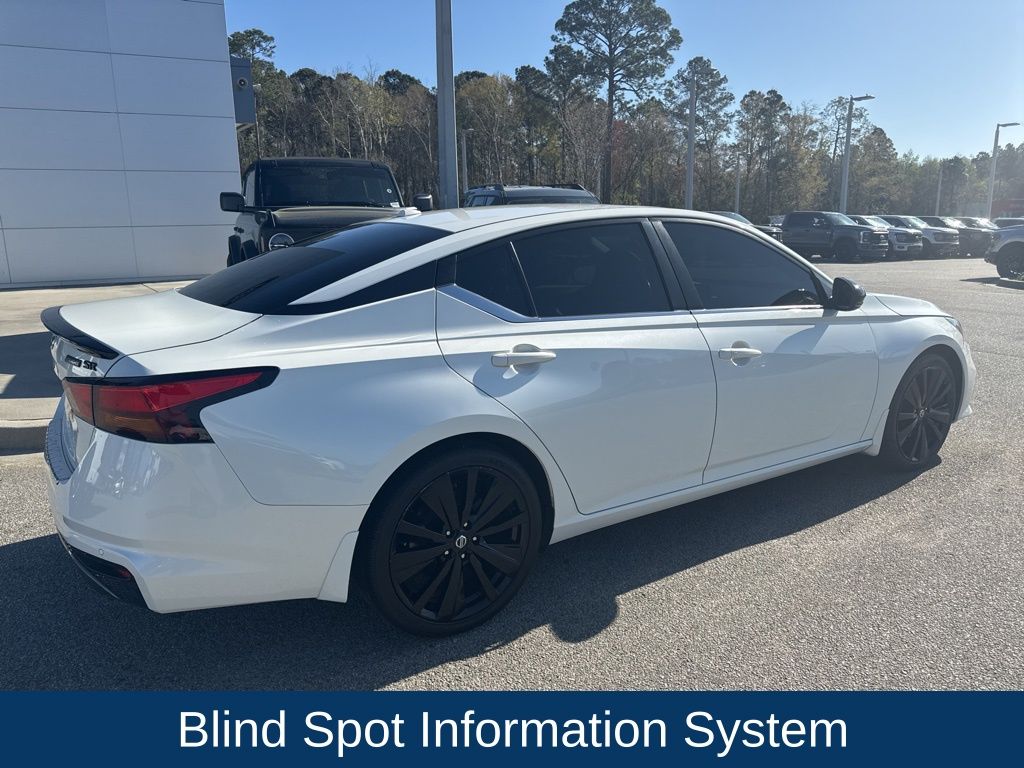 2022 Nissan Altima SR FWD