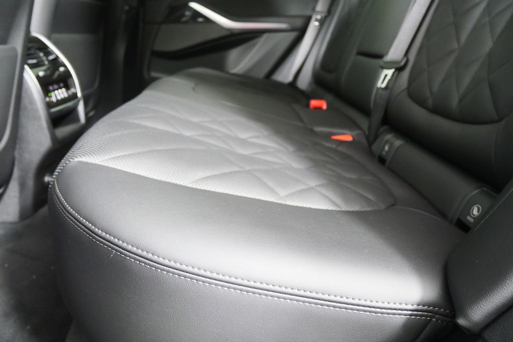 Thumbnail: 2026 BMW X5 - 15