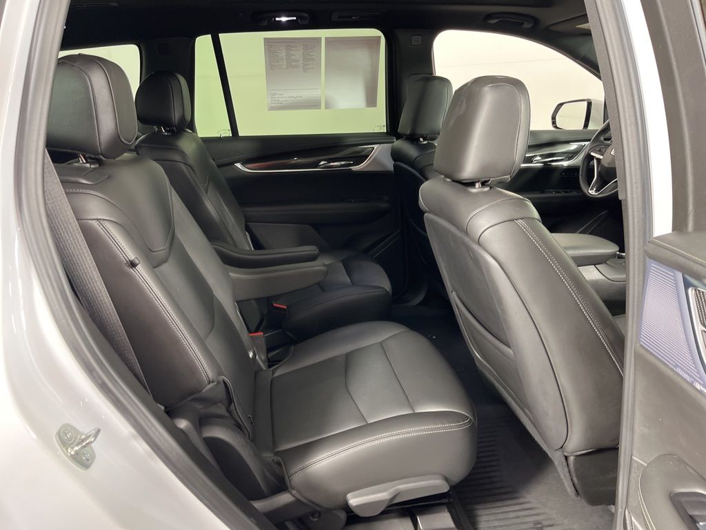 Thumbnail: 2025 Cadillac XT6 - 9