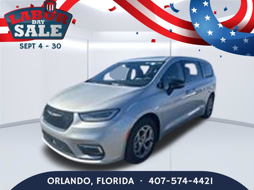 Silver Mist Clearcoat 2024 Chrysler Pacifica Minivan Front-Wheel Drive 9-Speed Automatic