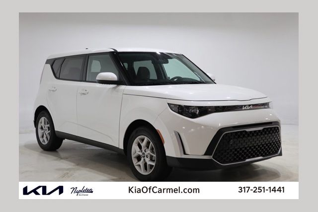 White 2025 Kia Soul SUV / Crossover Front-Wheel Drive Continuously Variable Transmission