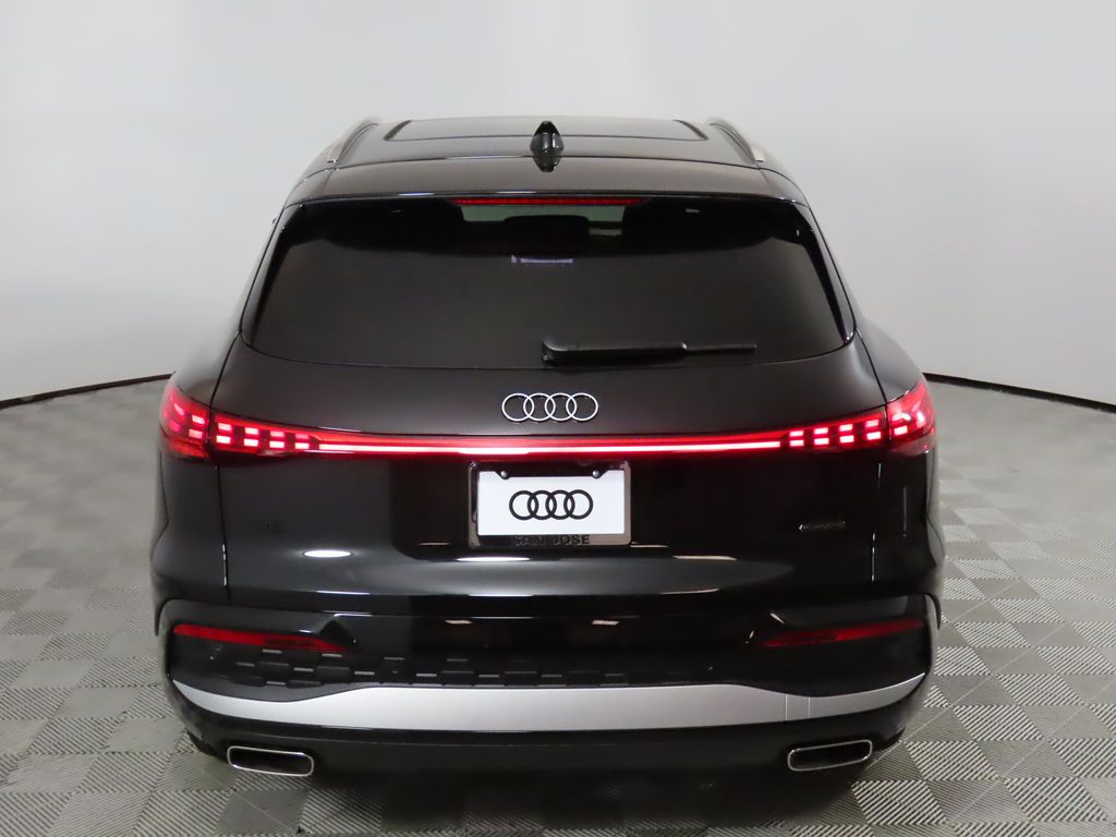 Thumbnail: 2025 Audi Q5 - 4