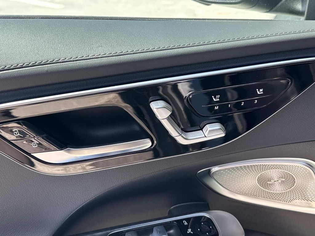 Thumbnail: 2025 Mercedes-Benz C-Class - 19