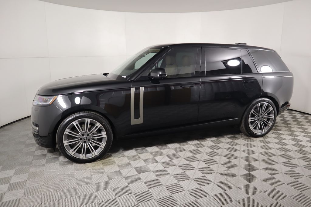 2025 Land Rover Range Rover SE 8