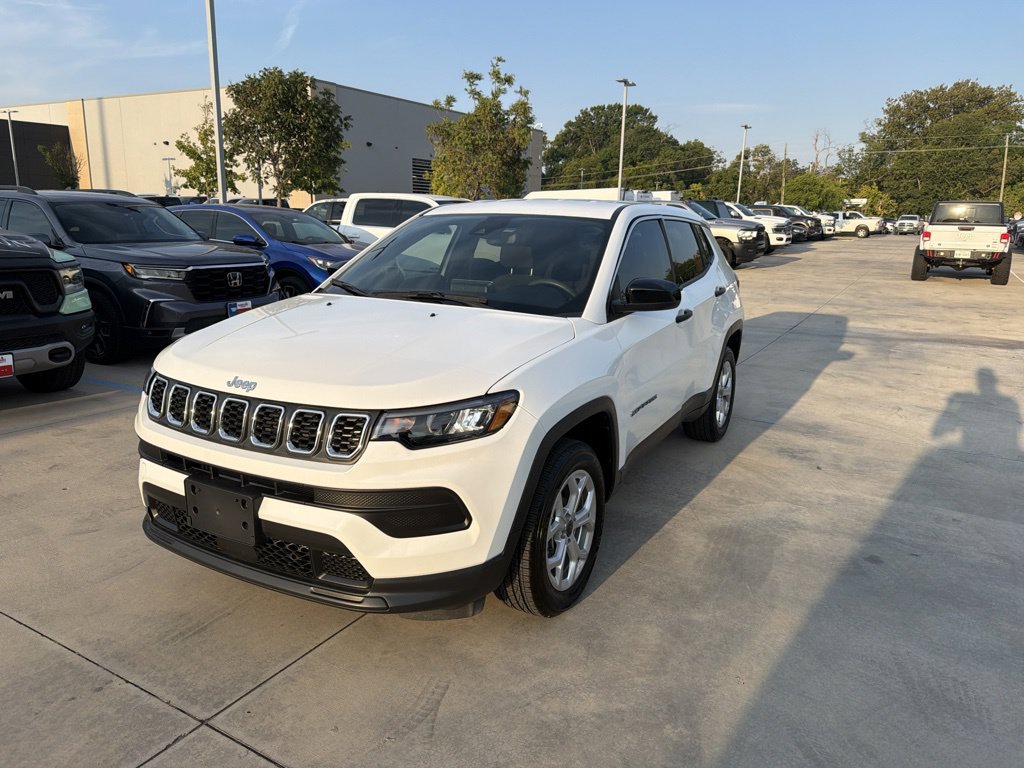 Bright White Clearcoat 2025 Jeep Compass SUV / Crossover Four-Wheel Drive 8-Speed Automatic