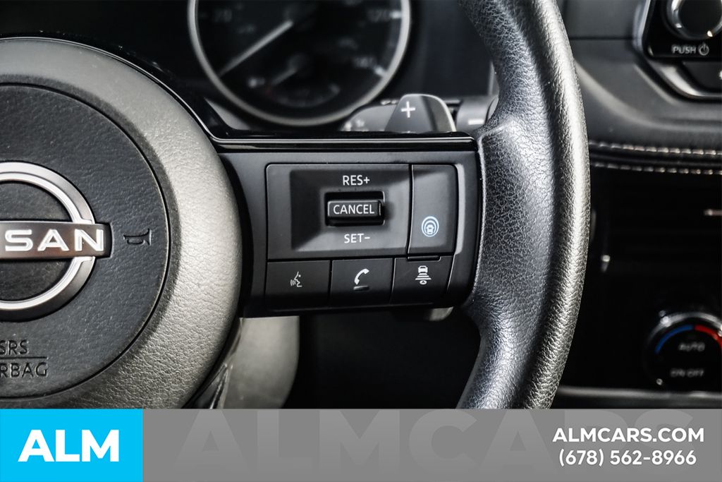 Used 2022 Gray Nissan SV image 27