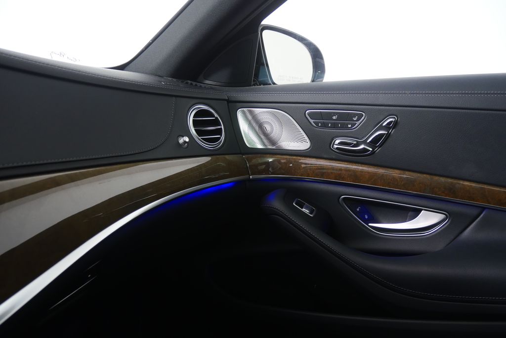 Thumbnail: 2015 Mercedes-Benz S-Class - 15