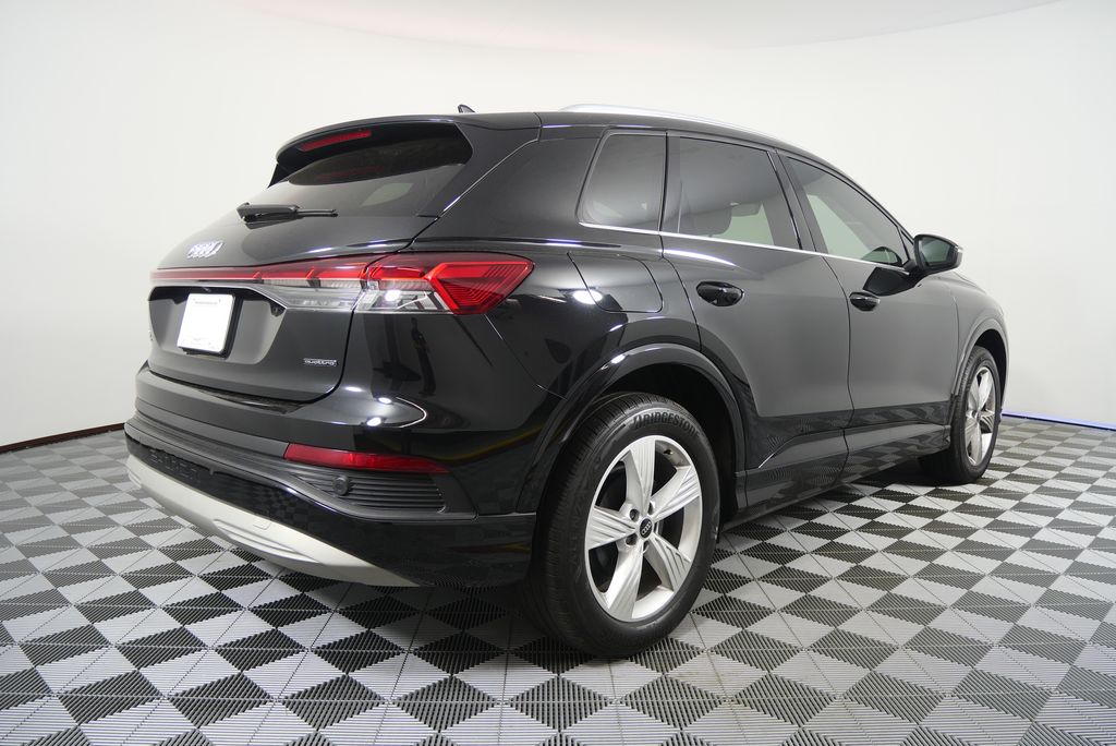 Thumbnail: 2022 Audi Q4 e-tron - 3