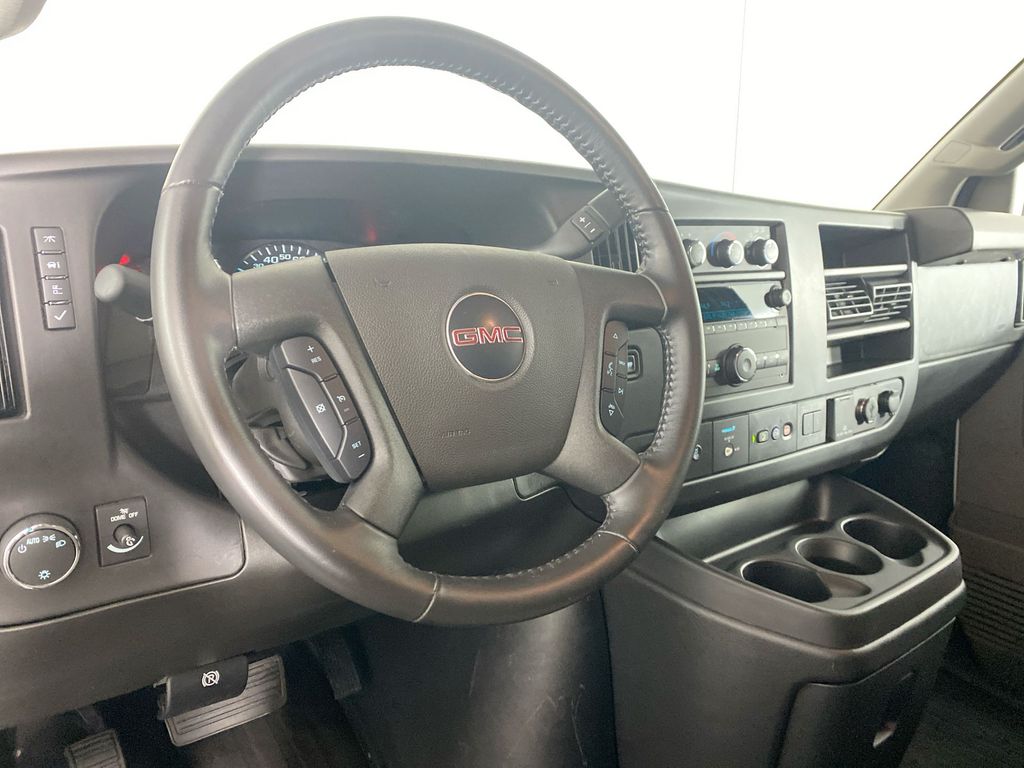 2023 GMC Savana 3500 Work Van 10