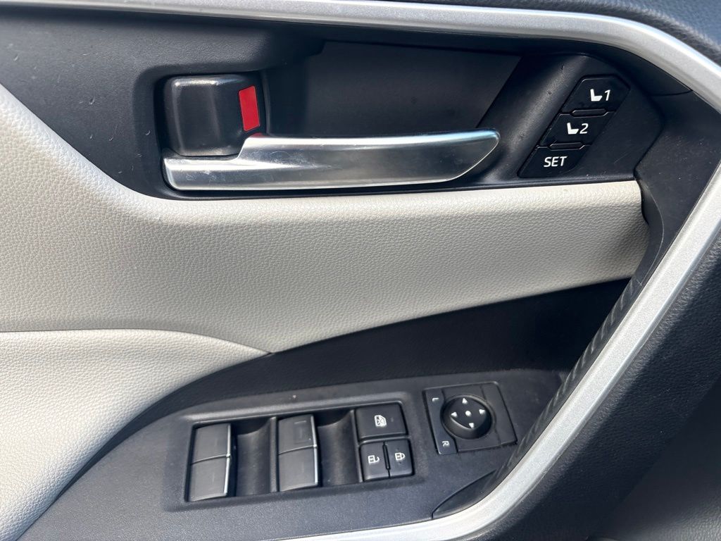 Used 2022 Gray Toyota XLE Premium image 15