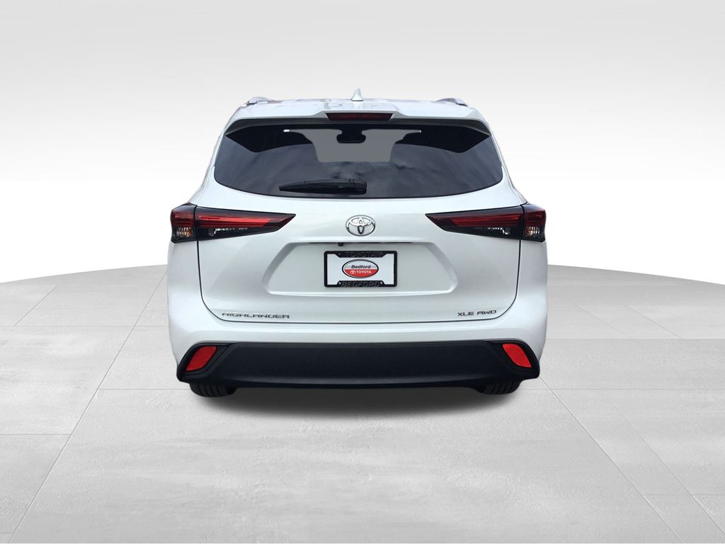 Thumbnail: 2024 Toyota Highlander - 4