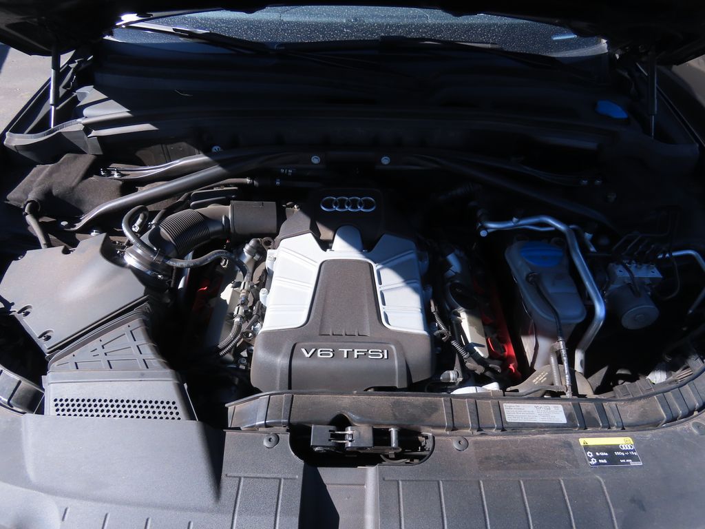 Thumbnail: 2015 Audi SQ5 - 13