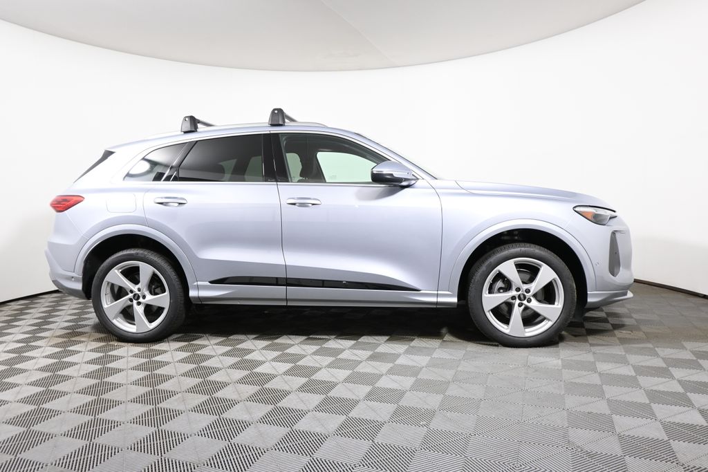 Thumbnail: 2025 Audi Q5 - 8