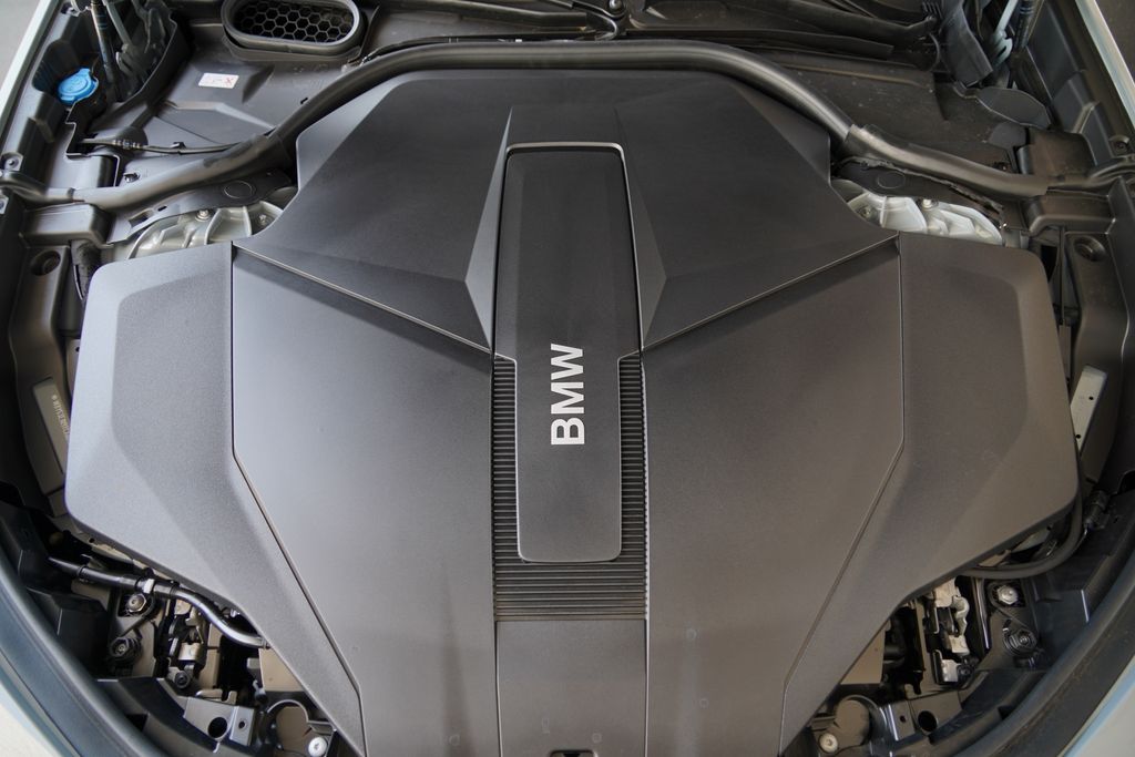 Thumbnail: 2026 BMW i7 - 21