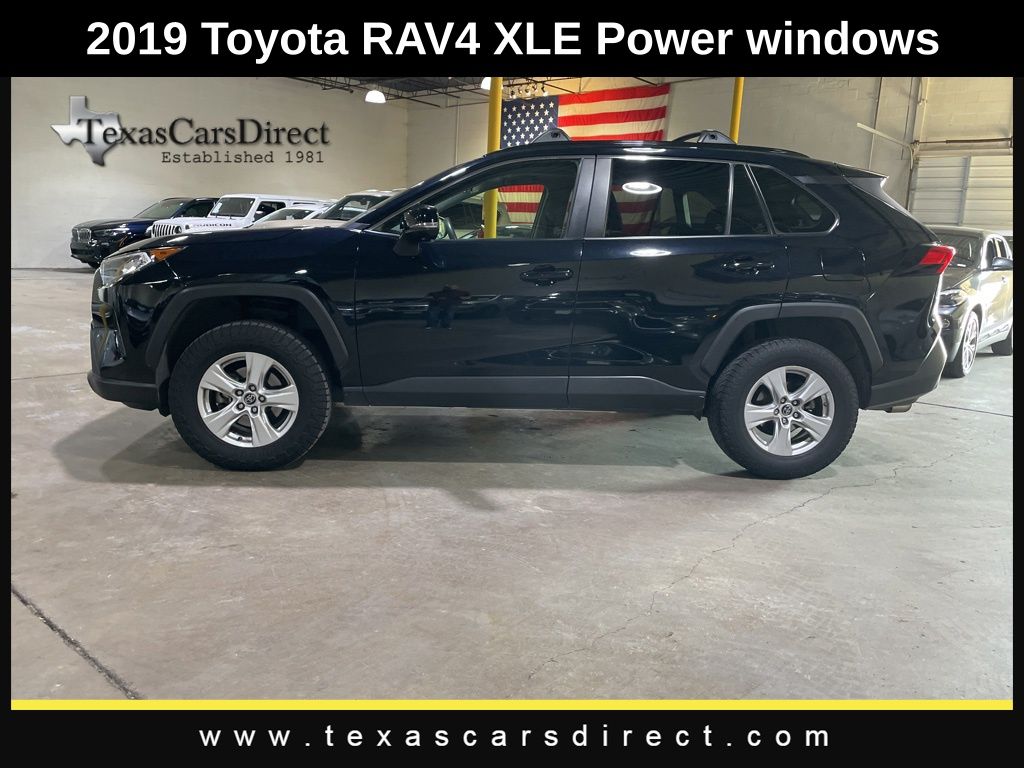 2019 Toyota RAV4 XLE 10