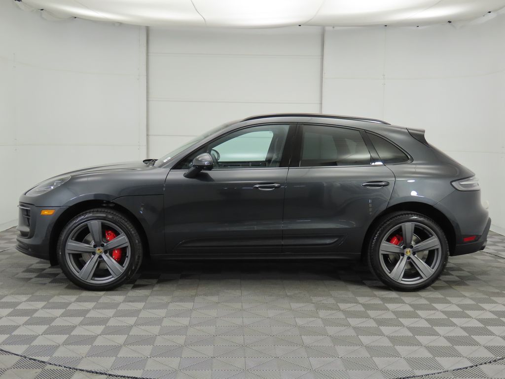 Thumbnail: 2025 Porsche Macan - 2