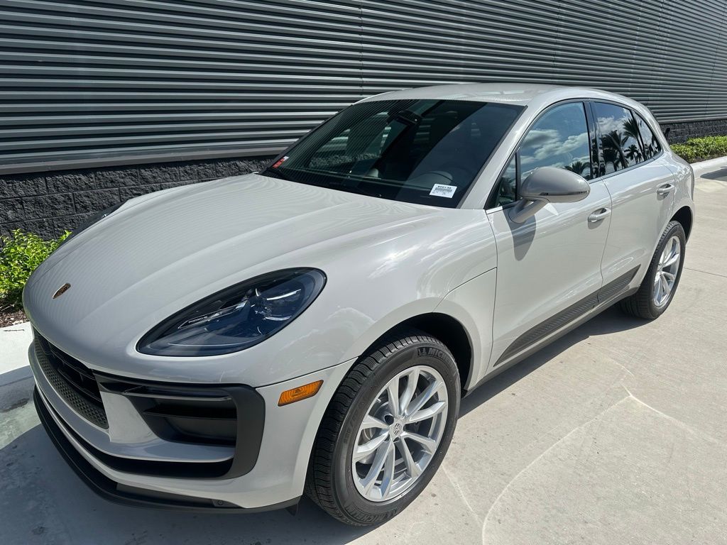 2025 Porsche Macan  6