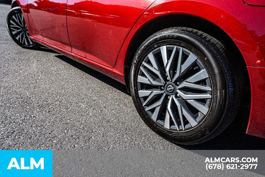 Used 2024 Red Nissan 2.5 SV image 15