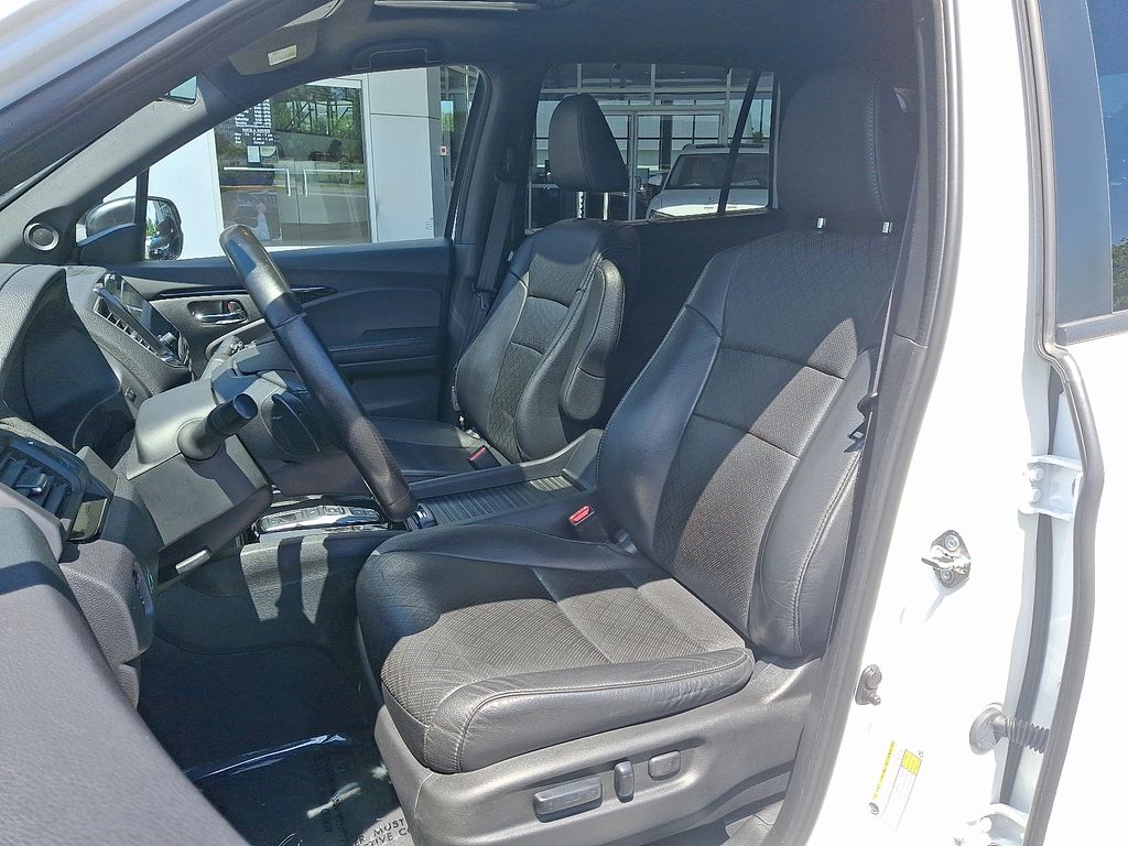 Thumbnail: 2019 Honda Passport - 13