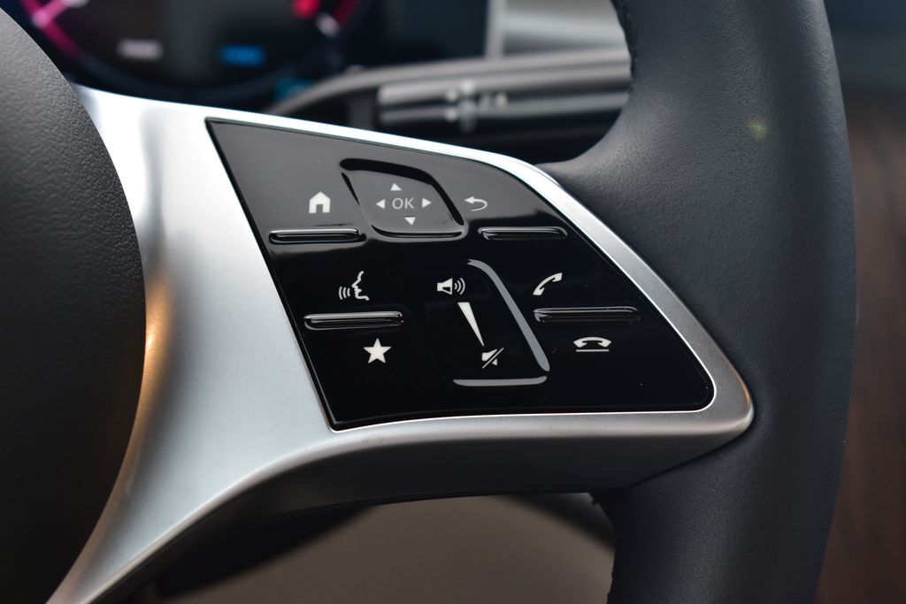 Thumbnail: 2025 Mercedes-Benz C-Class - 17