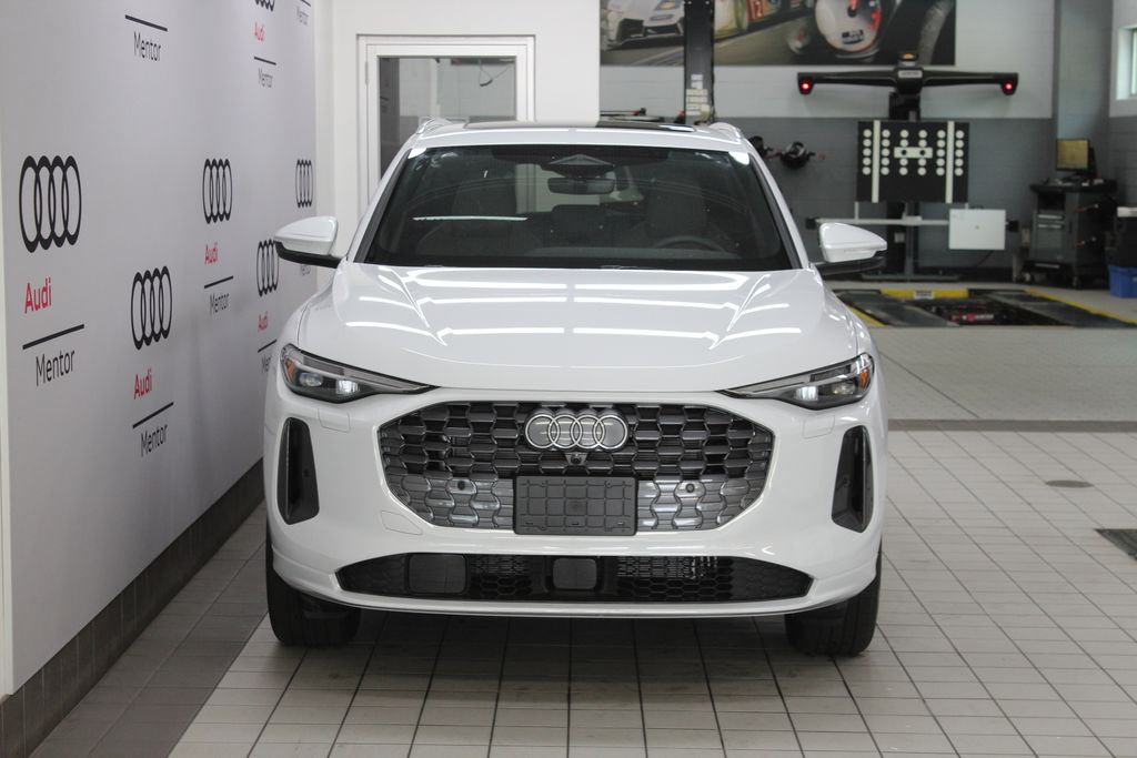 Thumbnail: 2025 Audi Q5 - 9