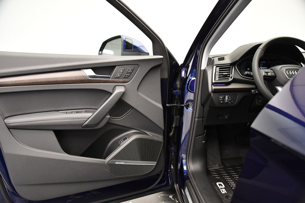 Thumbnail: 2025 Audi Q5 - 32