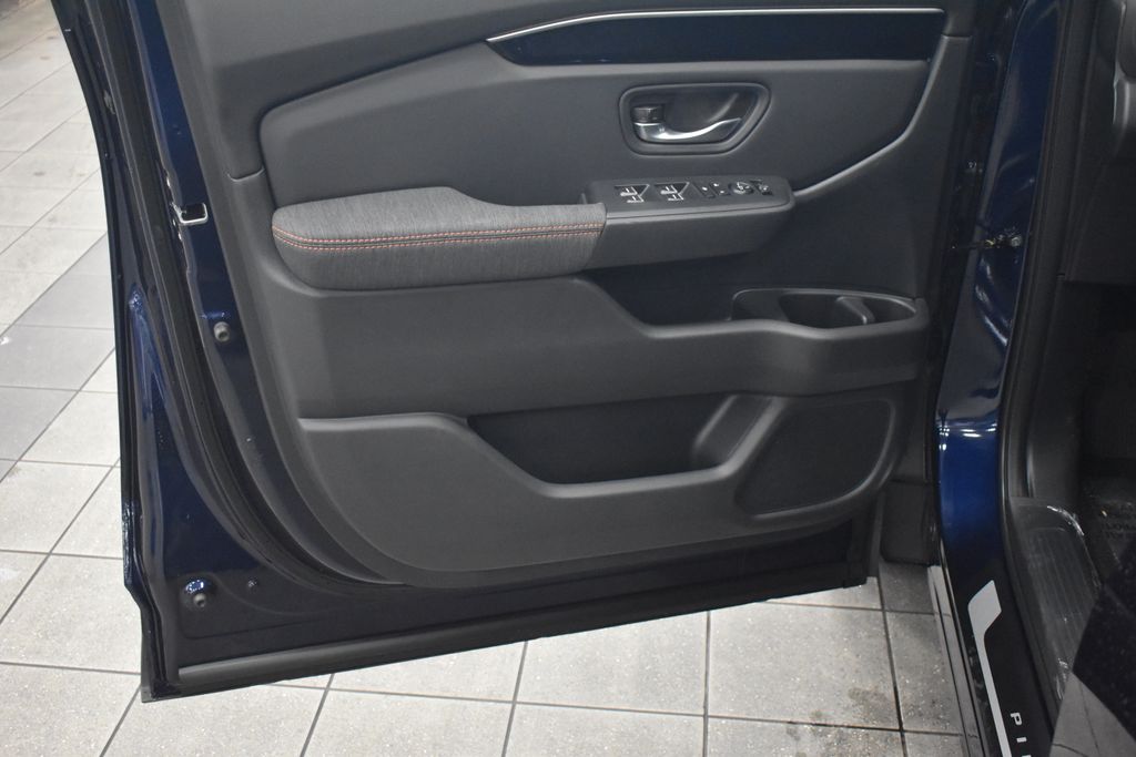 Thumbnail: 2025 Honda Pilot - 8