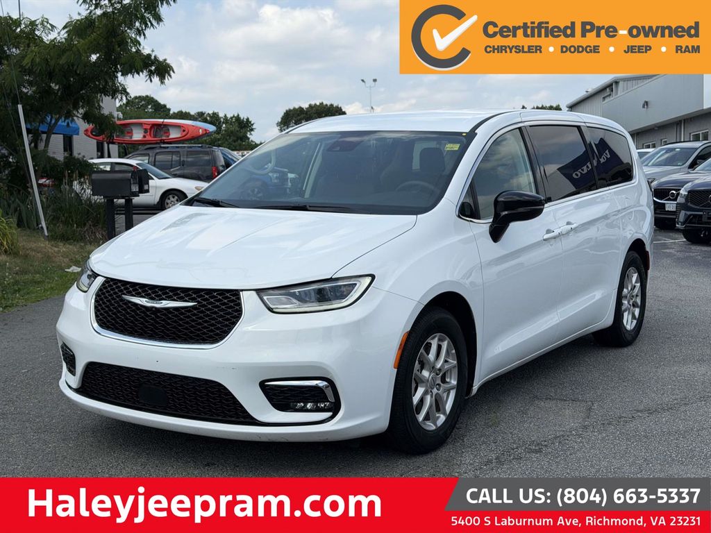 Bright White Clearcoat 2024 Chrysler Pacifica Minivan Front-Wheel Drive 9-Speed Automatic