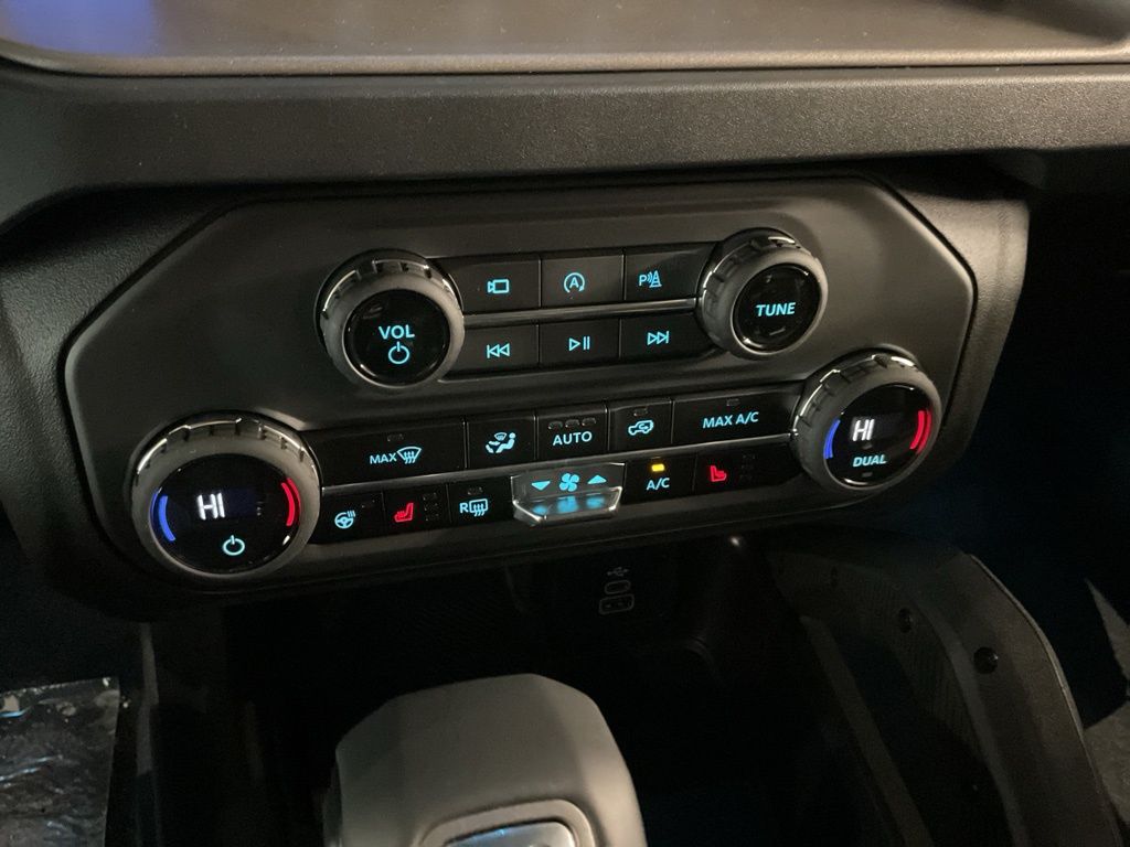 New 2026 Gray Ford Outer Banks image 15