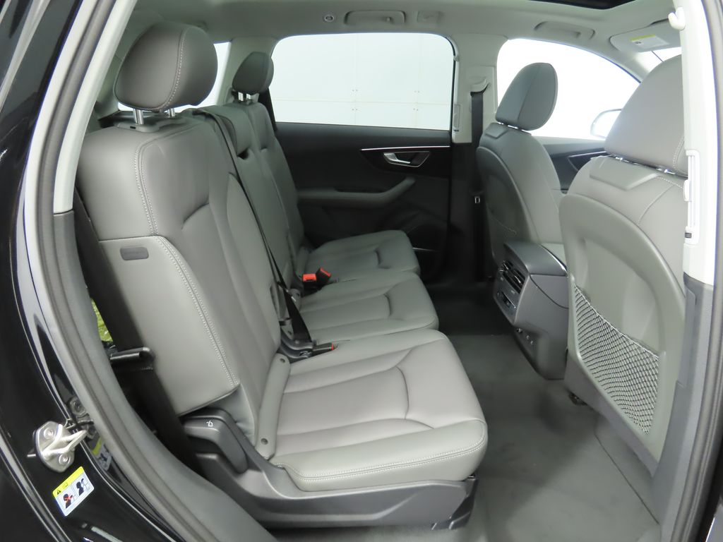 2025 Audi Q7 Premium Plus 24