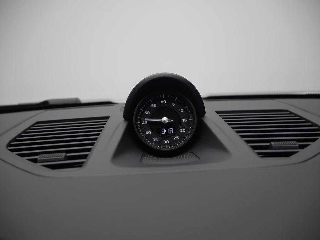 Thumbnail: 2026 Porsche 911 - 27