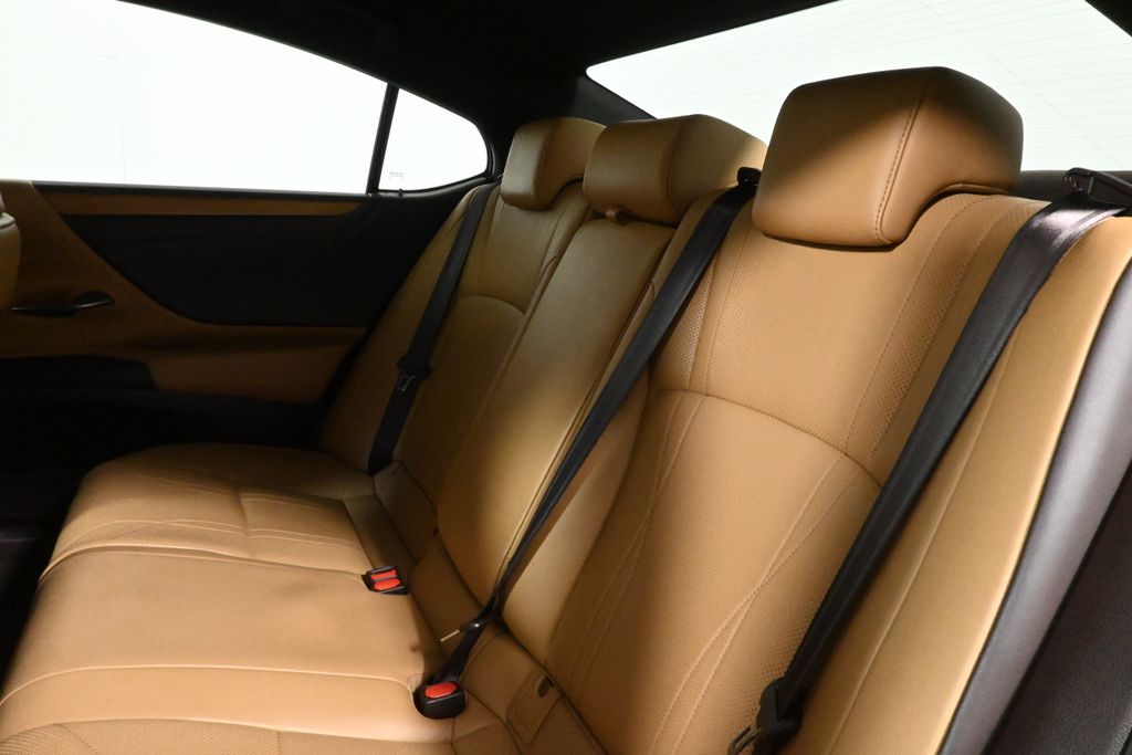 2019 Lexus ES Hybrid 300h Luxury 4