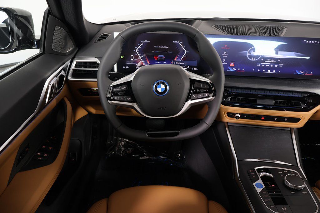 Thumbnail: 2026 BMW i4 - 3