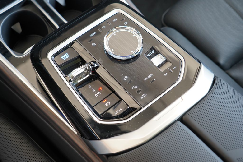 Thumbnail: 2026 BMW i7 - 18