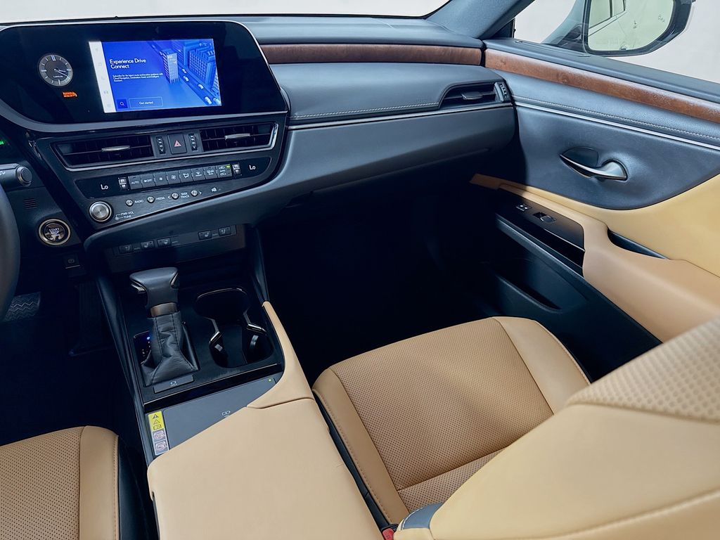 Thumbnail: 2024 Lexus ES - 25