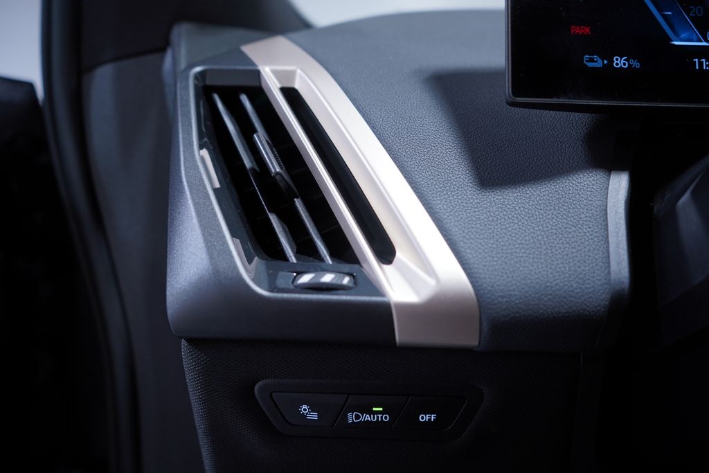 Thumbnail: 2026 BMW iX - 17