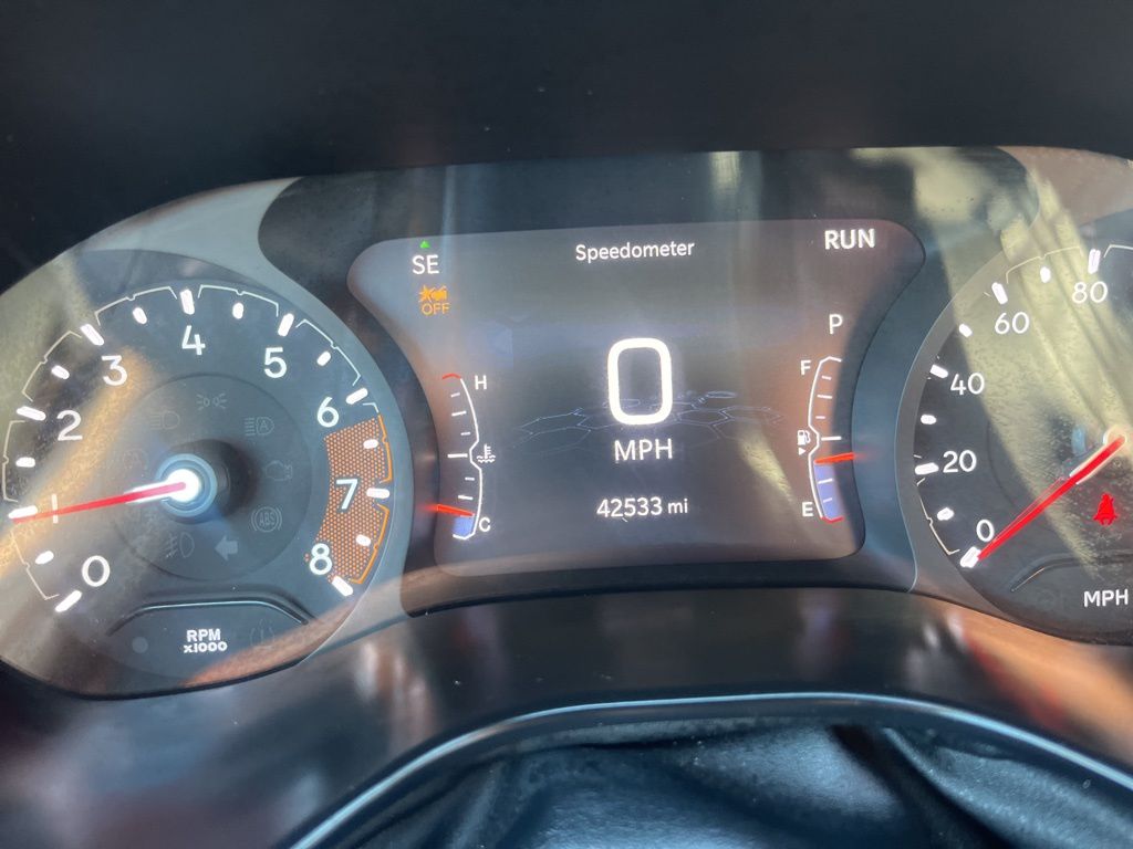 Used 2025 Red Jeep Trailhawk image 28