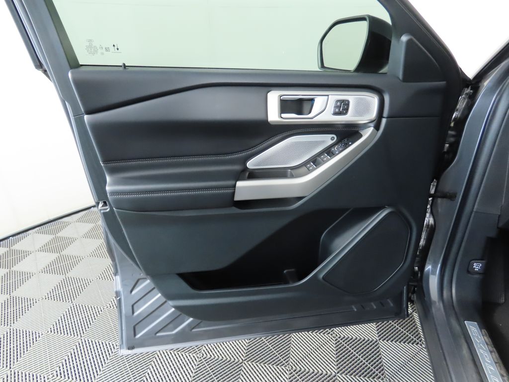 2023 Ford Explorer Limited 26
