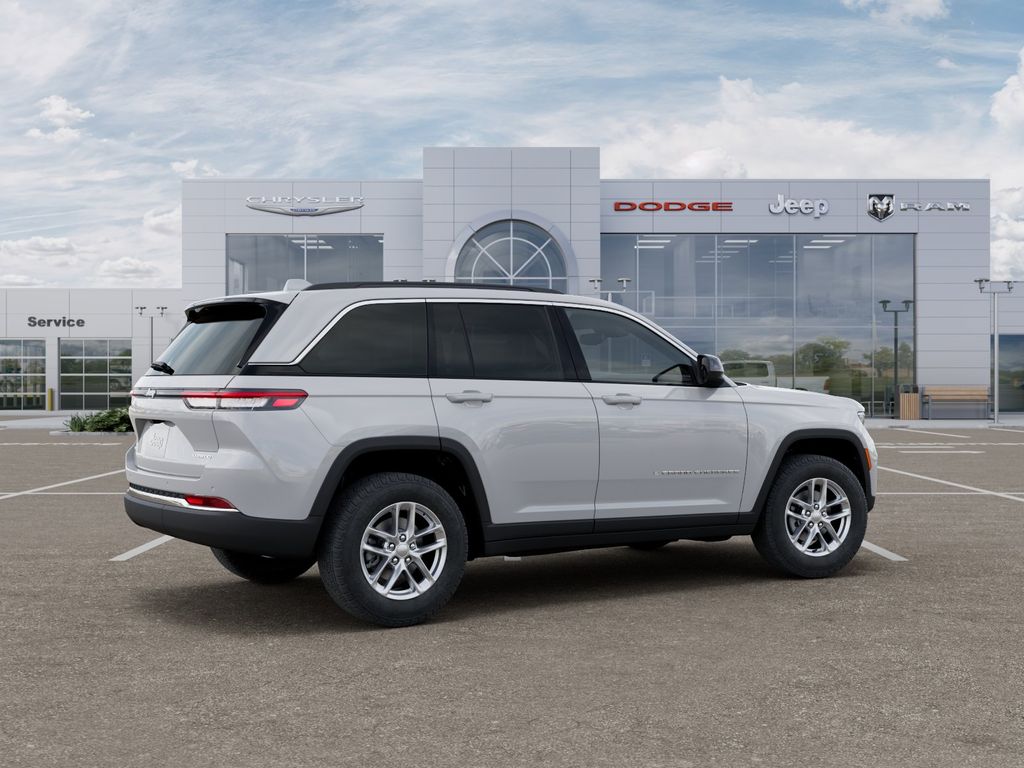 New 2026 White Jeep Laredo image 4